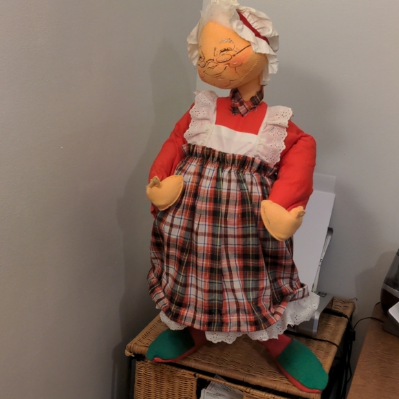 Extra Large Annalee Display Doll Mrs Claus 29"